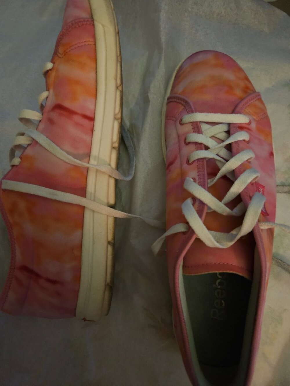 REEBOK Brand Low-top Women's 8.5 sneakers